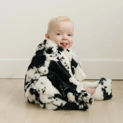 Trend Lab® Cow Print Receiving Blanket In Black/White 6 Trend Lab® Cow Print Receiving Blanket In Black/White -Trend Lab Shop unnamed file 814
